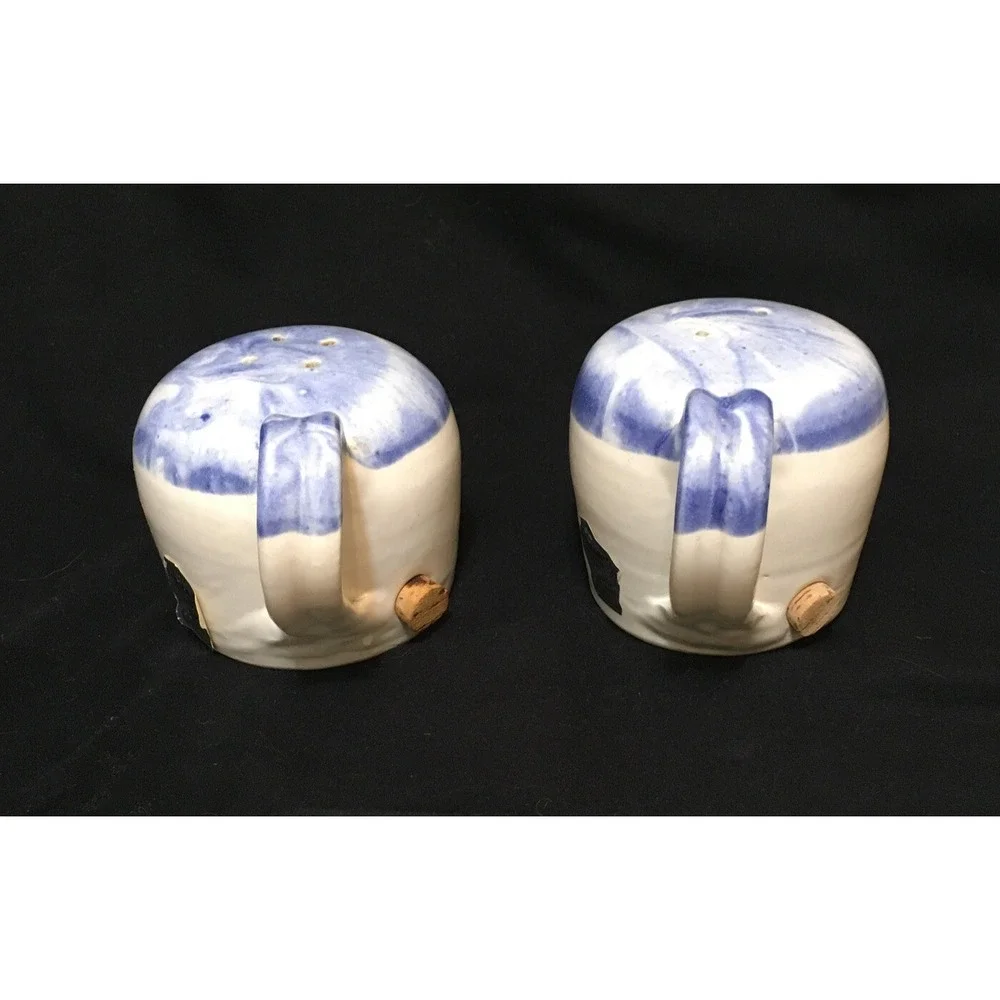 Bear Blue and White Pottery Highland WI Stove Top Stoneware Salt & Paper Shakers